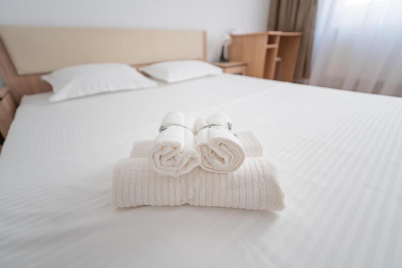 Hotel Studio Titan Bucharest Luaran gambar