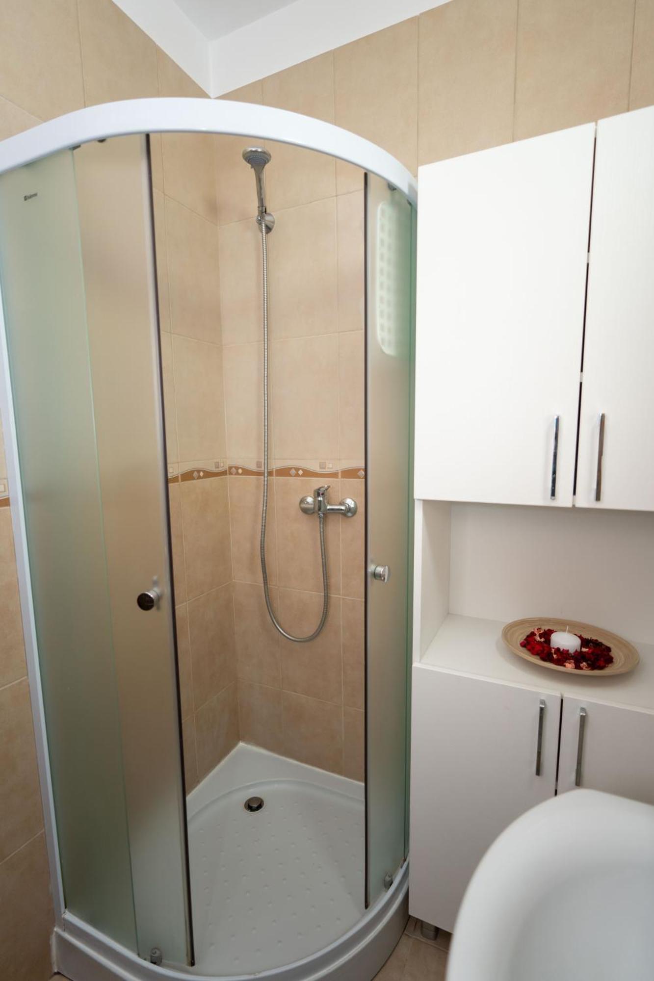 Hotel Studio Titan Bucharest Luaran gambar